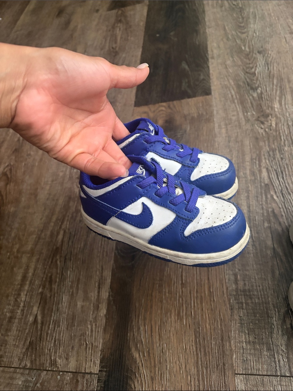Nike Kids Blue and White Low-Top Sneakers with Swoosh